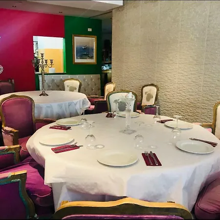 Hostel Bowling Split